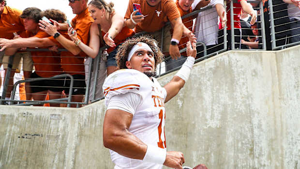 Texas QB Casey Thompson